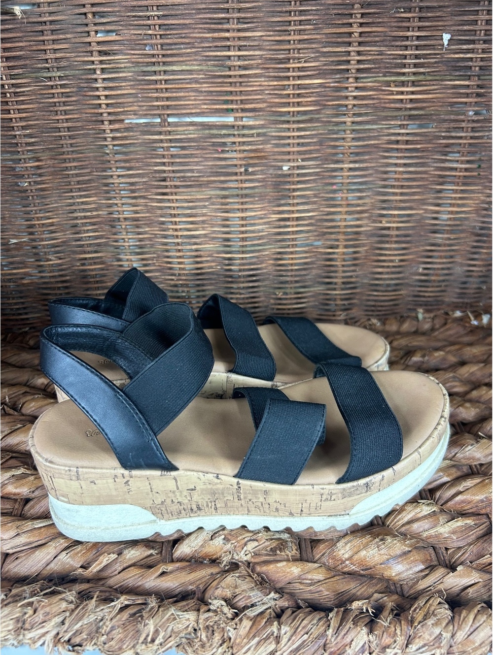 Universal Thread black platform sandals - Picture 2 of 8